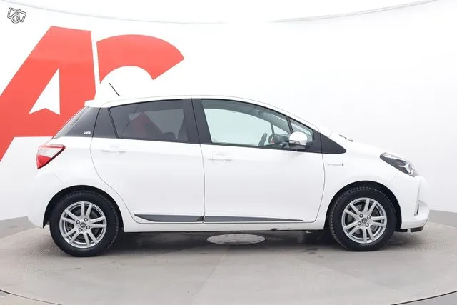 Toyota Yaris 1,5 Hybrid Y20 Edition - VAKKARI / PKAMERA / AUTOM ILMAS / NAVI / Image 6